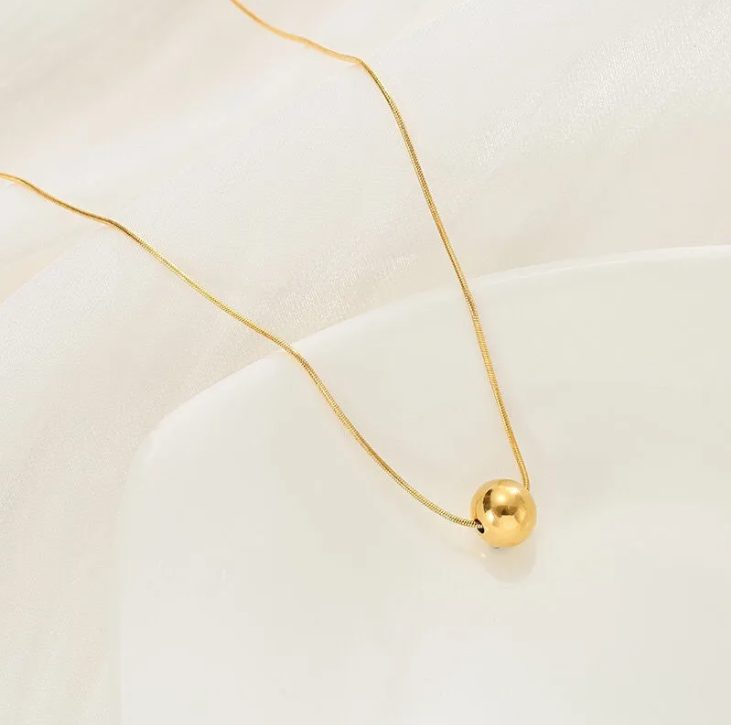 Némesis Gold Necklace