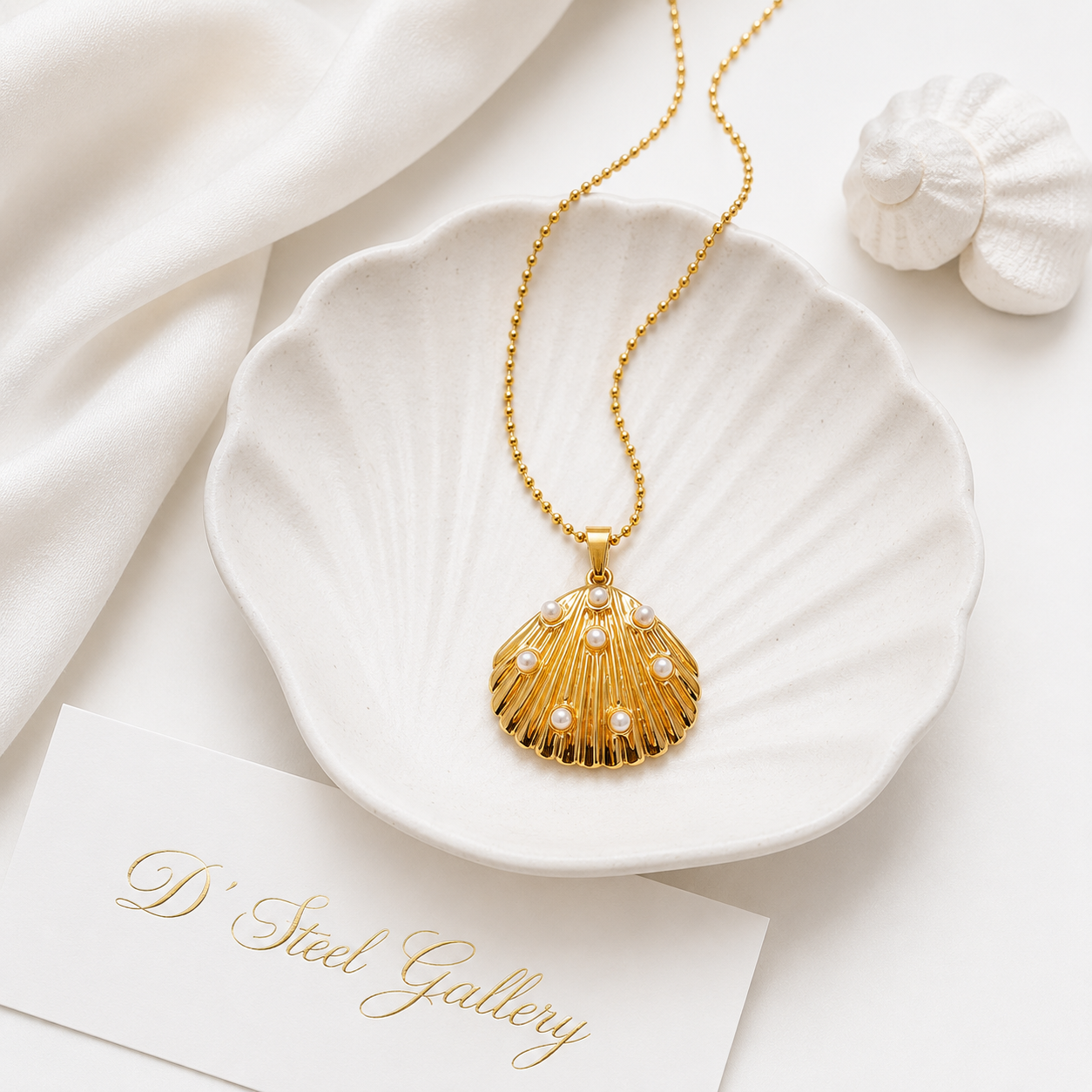 Maera Gold Necklace