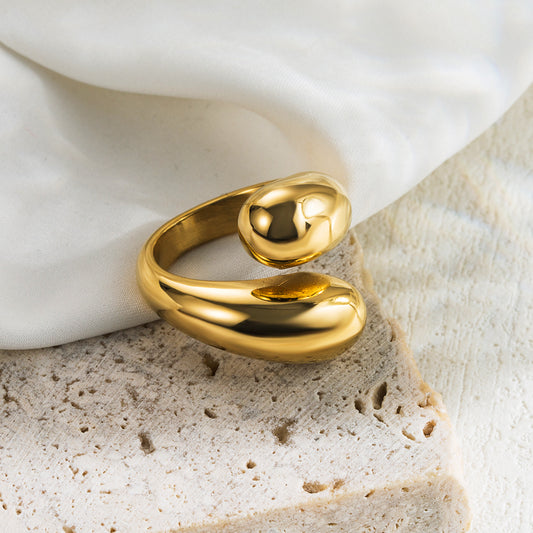 Alecto Gold Ring