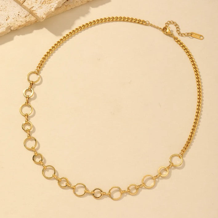 Hárpias Gold Necklace