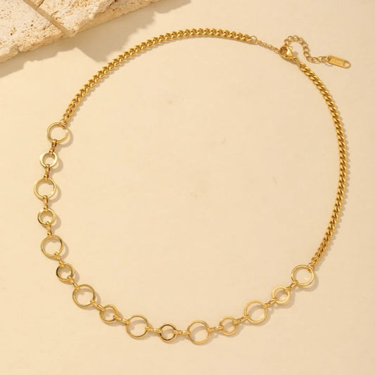Hárpias Gold Necklace