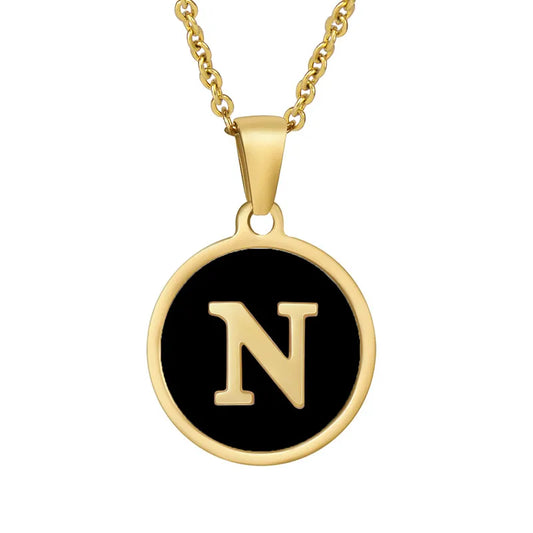 Valithra Gold   Necklace Inicial Letra N  Fondo Negro