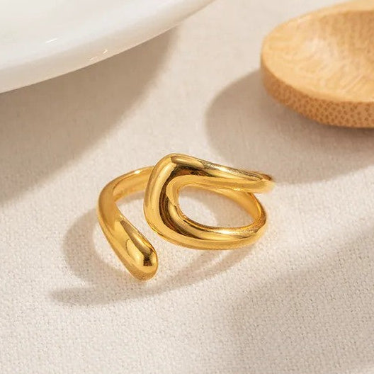 Valystris Gold Ring